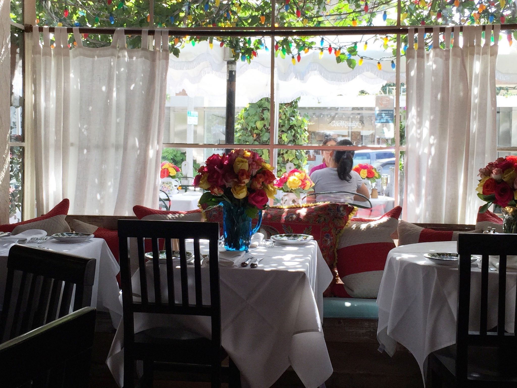 Interior of The Ivy restaurant in Beverly Hills California, an excellent place for a coffee and pastry.